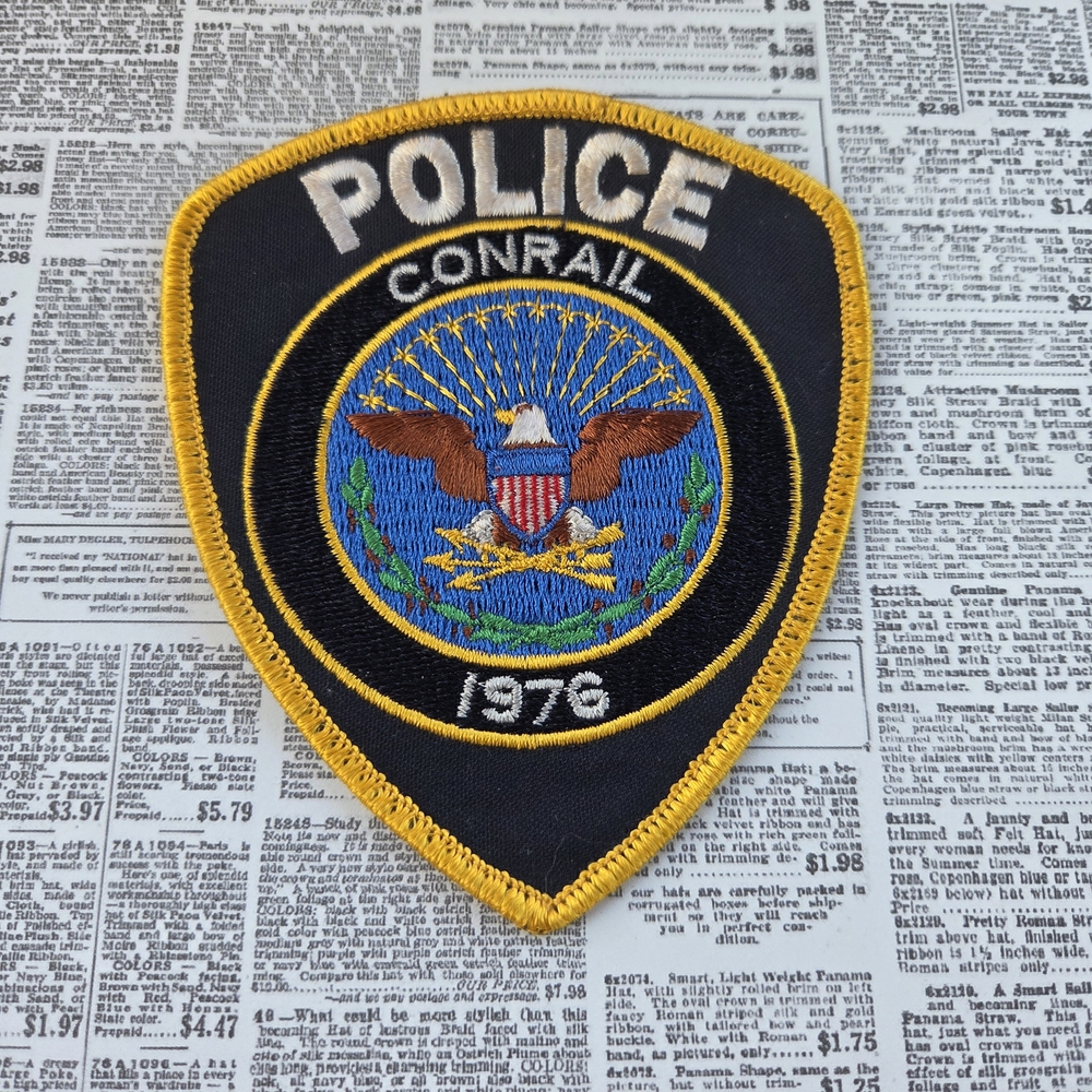 VINTAGE CONRAIL RAILROAD POLICE PATCH EXCELLENT CONDITION 1976